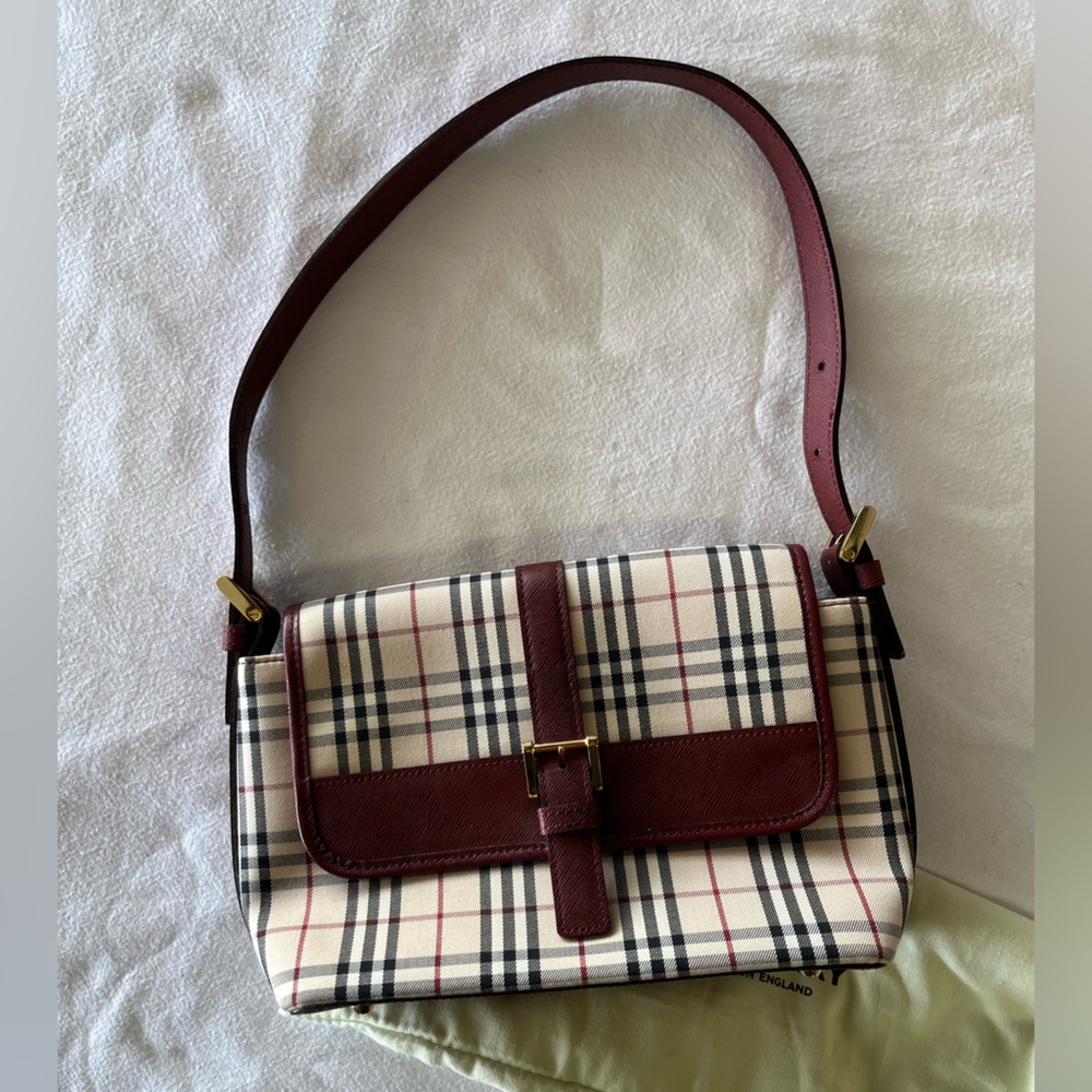 Burberry purse